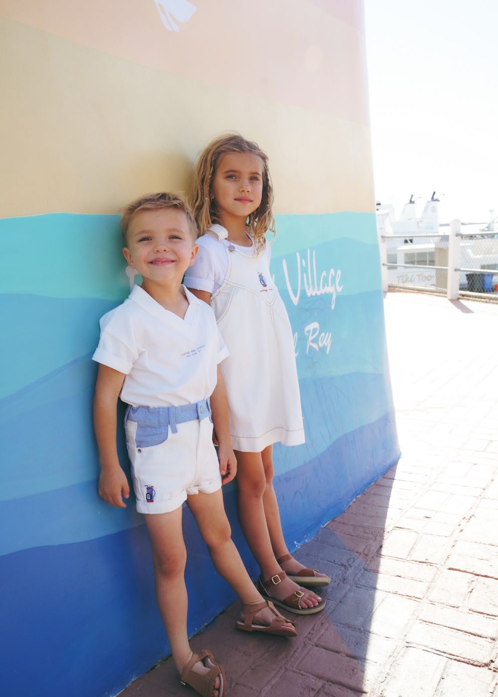 The Field Tee ( White / Blue )